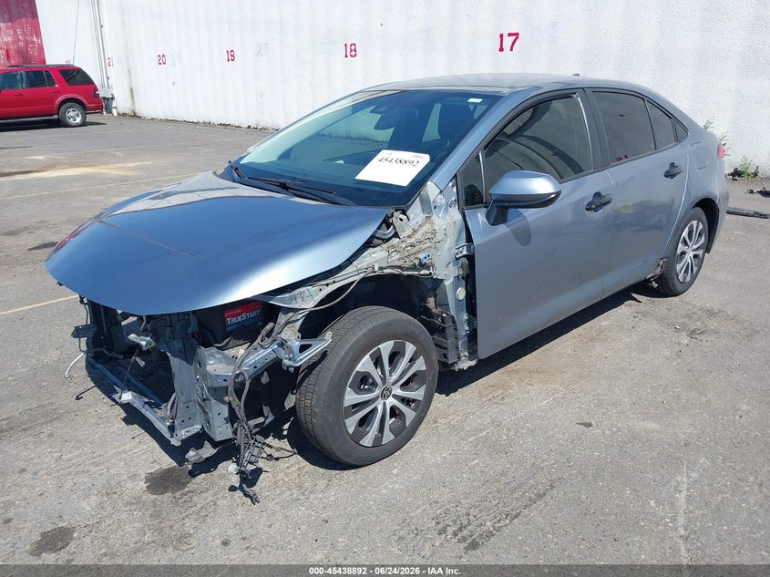 2020 Toyota Corolla VIN JTDEBRBE6LJ024962 IAAI salvage auction — FRONT END, Salvage (Oregon), sold $3,900 on 2026-08-16 (photo 2)