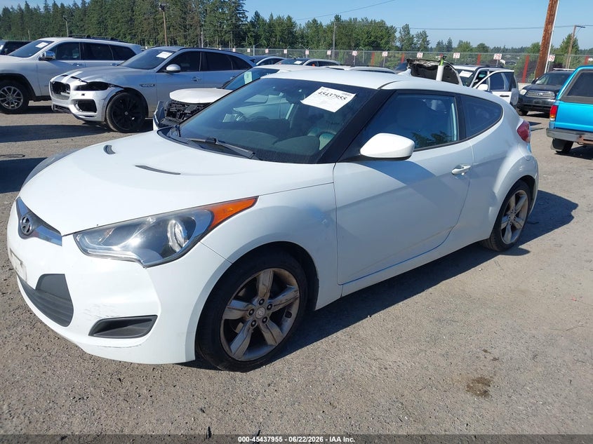 2012 Hyundai Veloster VIN KMHTC6AD5CU029737 IAAI salvage auction — REAR END, Salvage Title, sold $800 on 2026-07-15 (photo 2)