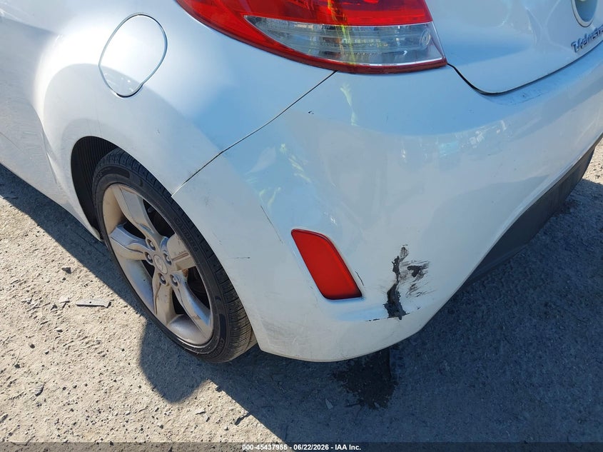 2012 Hyundai Veloster VIN KMHTC6AD5CU029737 IAAI salvage auction — REAR END, Salvage Title, sold $800 on 2026-07-15 (photo 6)