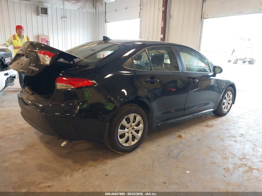2024 Toyota Corolla VIN JTDBCMFE7R3064056 IAAI salvage auction — SIDE, Scrap (Michigan), sold $3,550 on 2026-07-21 (photo 4)