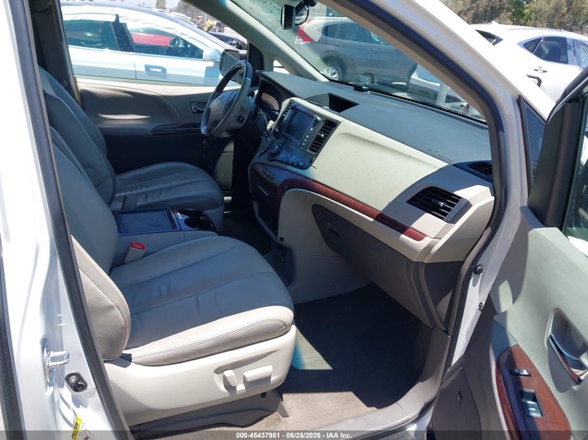 2013 Toyota Sienna VIN 5TDYK3DC6DS372979 IAAI salvage auction — REAR END, Salvage (California), sold $4,650 on 2026-07-13 (photo 5)
