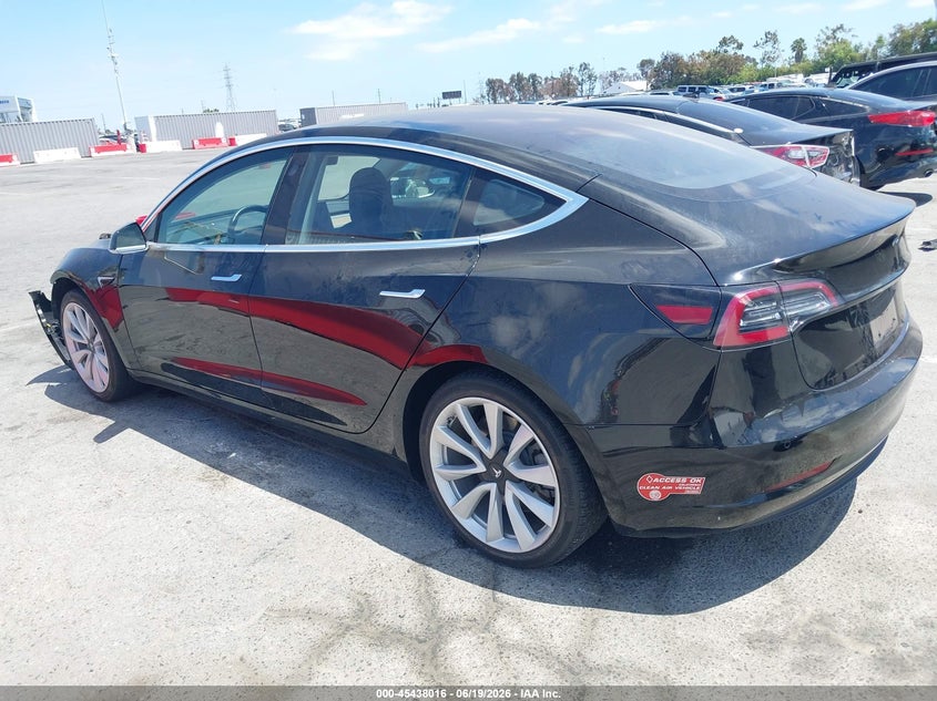 2024 Tesla Model y VIN 7SAYGDED3RF103416 IAAI salvage auction — SIDE, Salvage (California), sold $9,200 on 2026-07-10 (photo 3)