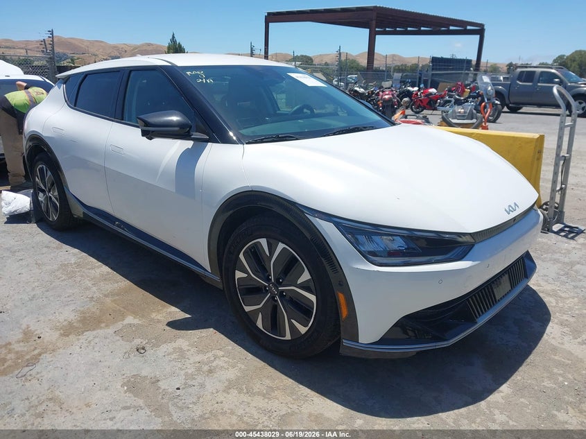2022 Kia Ev6 VIN KNDC3DLC6N5076138 IAAI salvage auction — LEFT FRONT, Salvage Title, sold $12,400 on 2026-07-16 (photo 1)