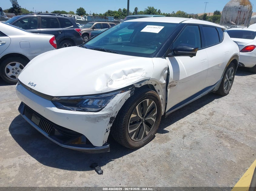 2022 Kia Ev6 VIN KNDC3DLC6N5076138 IAAI salvage auction — LEFT FRONT, Salvage Title, sold $12,400 on 2026-07-16 (photo 2)