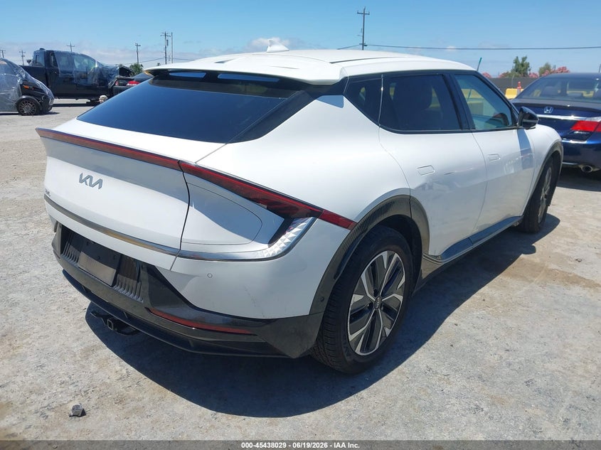 2022 Kia Ev6 VIN KNDC3DLC6N5076138 IAAI salvage auction — LEFT FRONT, Salvage Title, sold $12,400 on 2026-07-16 (photo 4)