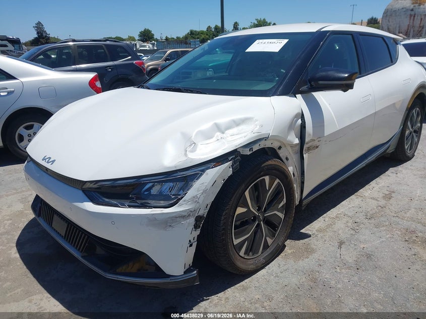 2022 Kia Ev6 VIN KNDC3DLC6N5076138 IAAI salvage auction — LEFT FRONT, Salvage Title, sold $12,400 on 2026-07-16 (photo 6)