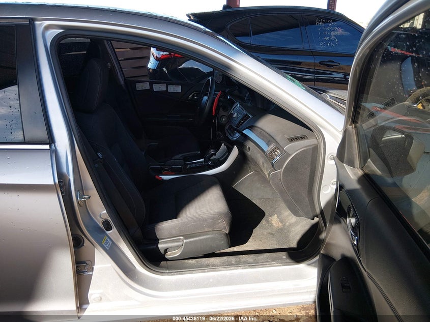 2015 Honda Accord VIN 1HGCR2F5XFA037370 IAAI salvage auction — FRONT END, Wait Title, sold $2,850 on 2026-08-02 (photo 5)
