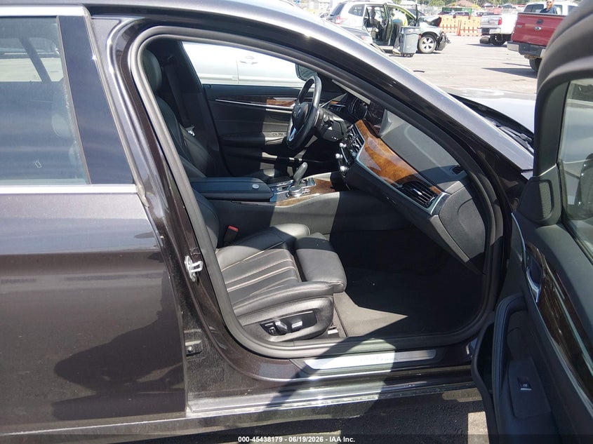 2019 BMW 5er VIN WBAJE7C56KWD55017 IAAI salvage auction — FRONT END, Salvage (Illinois), sold $8,800 on 2026-07-28 (photo 5)