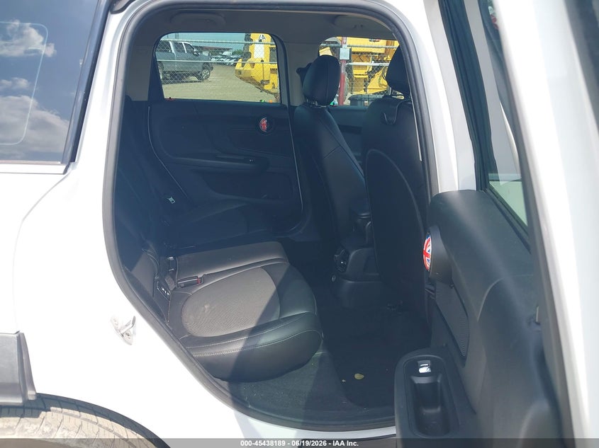 2018 Mini Countryman VIN WMZYS7C30J3E07783 IAAI salvage auction — WATER/FLOOD, Salvage Title, sold $1,800 on 2026-08-02 (photo 8)