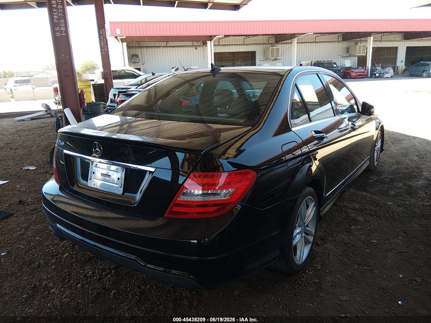 2013 Mercedes-benz C-klasse VIN WDDGF4HBXDR241744 IAAI salvage auction — FRONT END, Salvage (Arizona), sold $400 on 2026-07-17 (photo 4)
