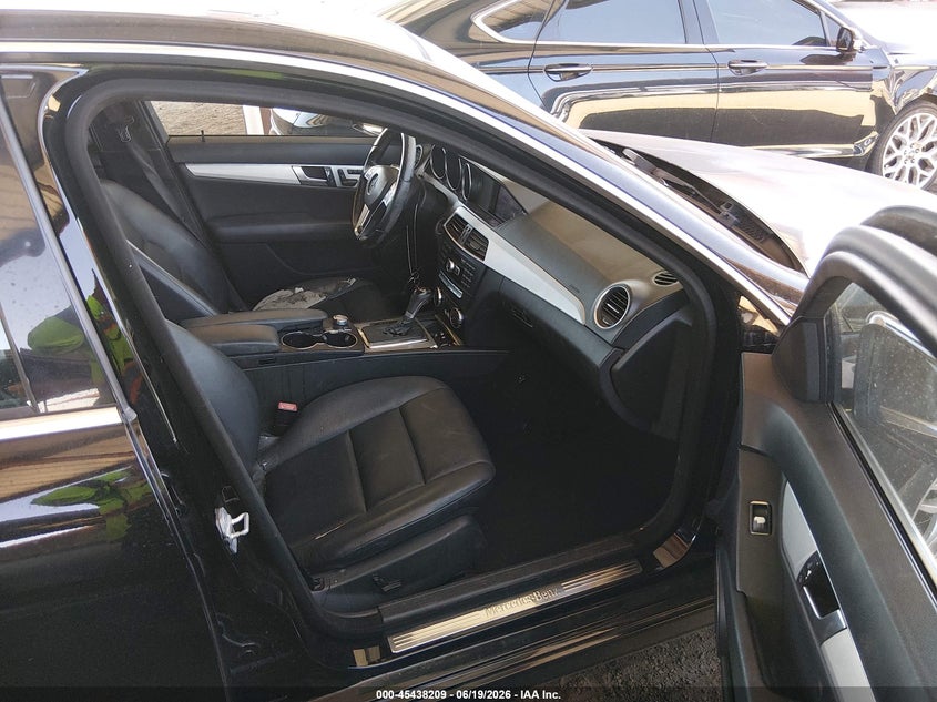 2013 Mercedes-benz C-klasse VIN WDDGF4HBXDR241744 IAAI salvage auction — FRONT END, Salvage (Arizona), sold $400 on 2026-07-17 (photo 5)