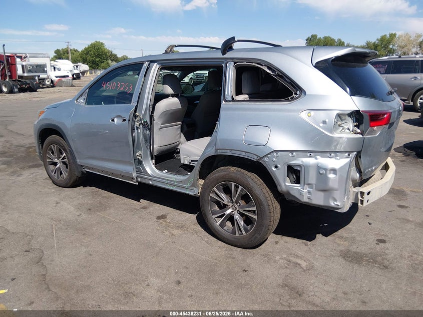 2019 Toyota Highlander VIN 5TDBZRFH0KS747792 IAAI salvage auction — LEFT SIDE, Salvage (Utah), sold $5,150 on 2026-07-23 (photo 3)