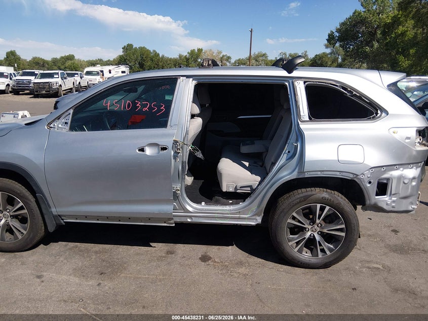 2019 Toyota Highlander VIN 5TDBZRFH0KS747792 IAAI salvage auction — LEFT SIDE, Salvage (Utah), sold $5,150 on 2026-07-23 (photo 6)