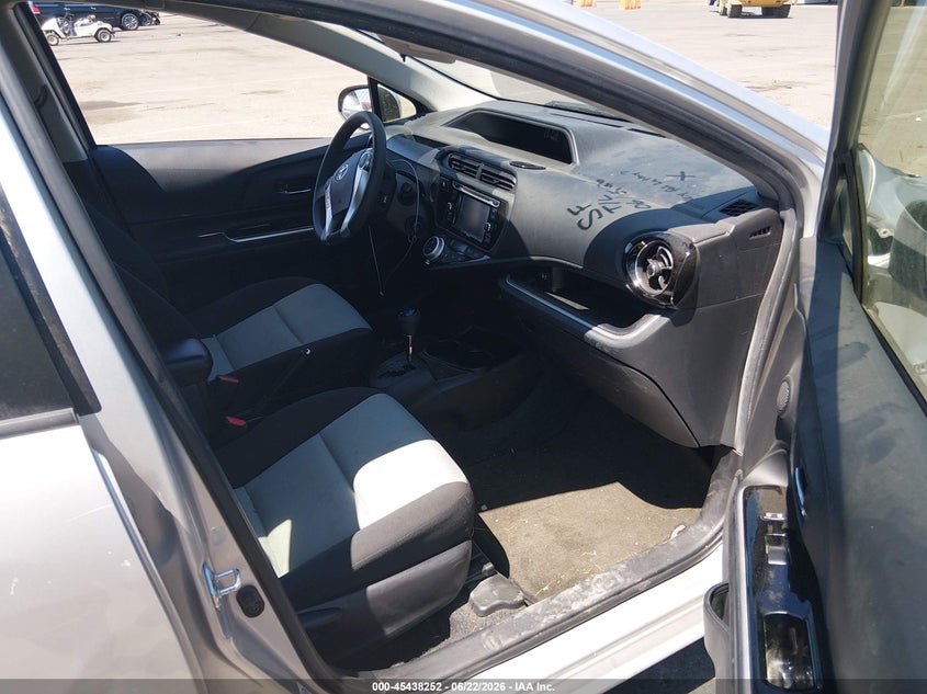 2015 Toyota Prius c VIN JTDKDTB3XF1585923 IAAI salvage auction — SIDE, Salvage (California), sold $3,250 on 2026-07-15 (photo 5)
