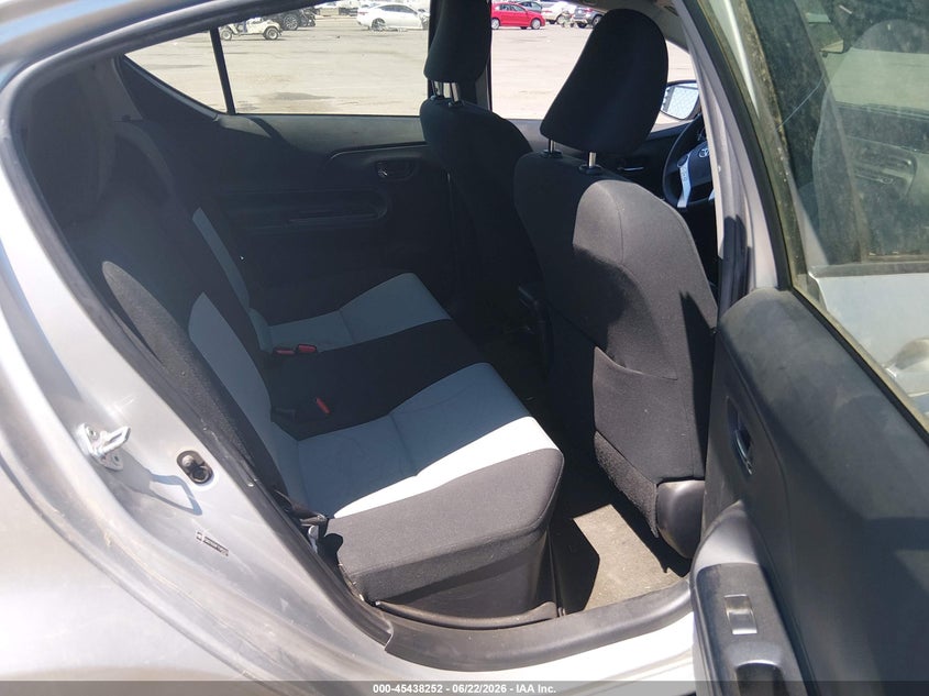 2015 Toyota Prius c VIN JTDKDTB3XF1585923 IAAI salvage auction — SIDE, Salvage (California), sold $3,250 on 2026-07-15 (photo 8)