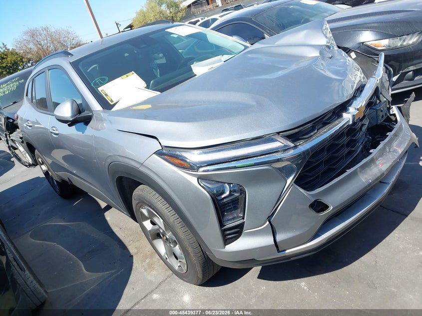 2024 Chevrolet Trax VIN KL77LHE2XRC172222 IAAI salvage auction — LEFT FRONT, Salvage Title, sold $3,350 on 2026-07-29 (photo 1)