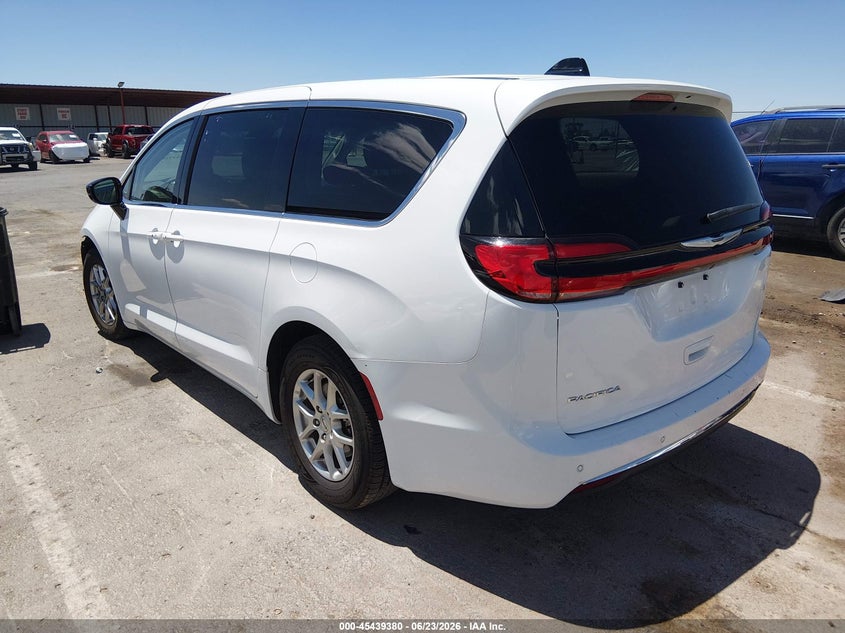 2024 Chrysler Pacifica VIN 2C4RC1BG8RR152089 IAAI salvage auction — FRONT END, Enterprise Vehicles Clear Only (Missouri), sold $14,650 on 2026-07-29 (photo 3)