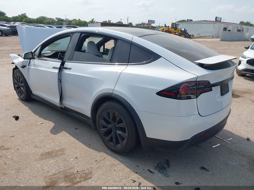 2023 Tesla Model x VIN 7SAXCBE56PF428398 IAAI salvage auction — FRONT END, Wait Title, sold $10,600 on 2026-08-23 (photo 3)