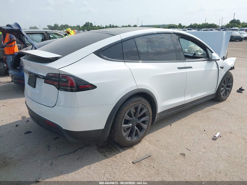 2023 Tesla Model x VIN 7SAXCBE56PF428398 IAAI salvage auction — FRONT END, Wait Title, sold $10,600 on 2026-08-23 (photo 4)