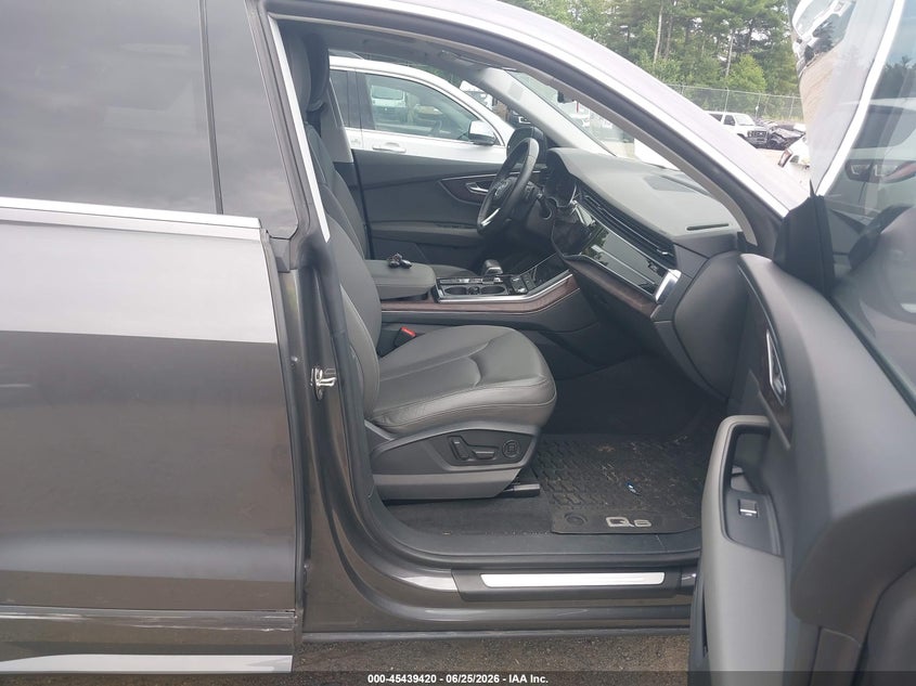 2019 Audi Q8 VIN WA1BVAF1XKD012887 IAAI salvage auction — SIDE, Salvage (Massachusetts), sold $19,250 on 2026-09-04 (photo 5)