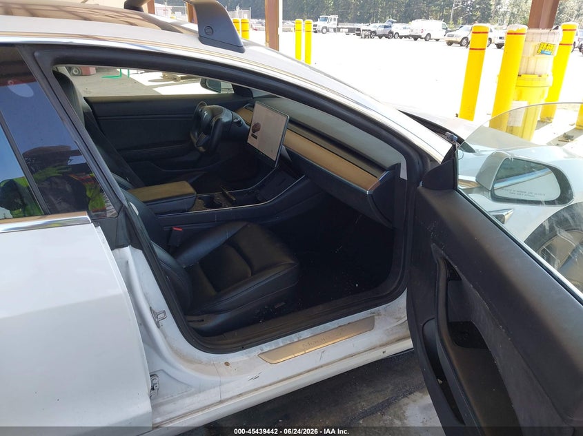 2019 Tesla Model 3 VIN 5YJ3E1EA8KF300198 IAAI salvage auction — REAR END, Bill Of Sale (Washington), sold $6,600 on 2026-07-11 (photo 5)
