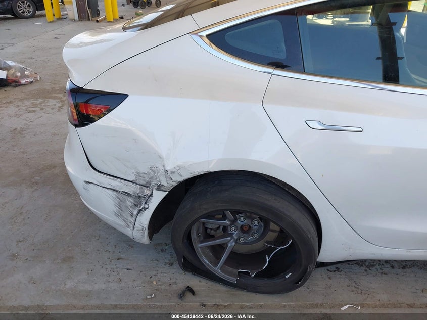 2019 Tesla Model 3 VIN 5YJ3E1EA8KF300198 IAAI salvage auction — REAR END, Bill Of Sale (Washington), sold $6,600 on 2026-07-11 (photo 6)