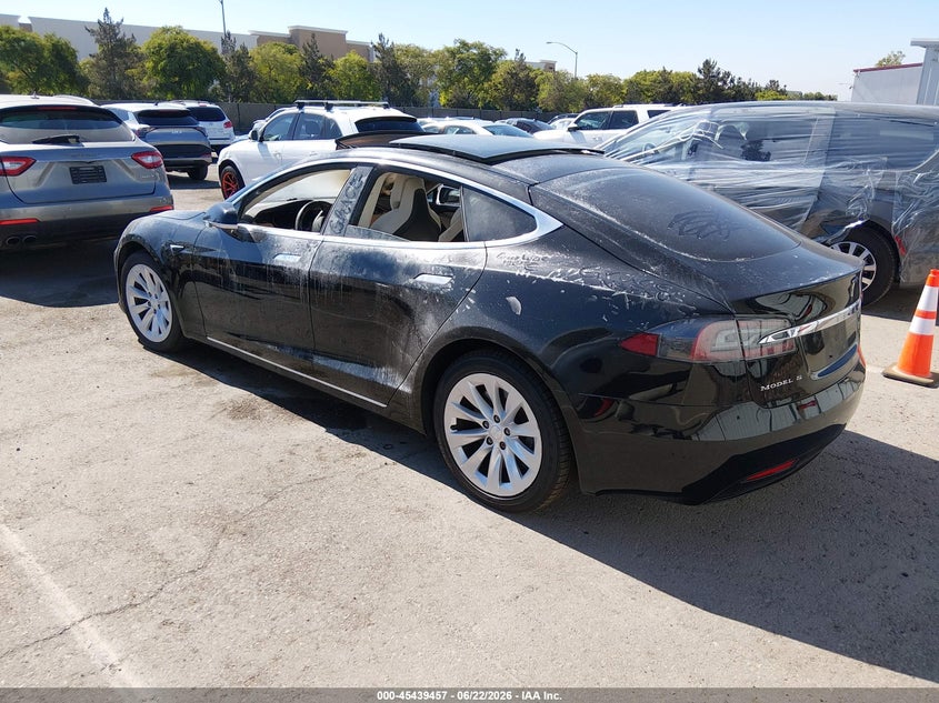2018 Tesla Model s VIN 5YJSA1E22JF260912 IAAI salvage auction — Burn Interior, Salvage (California), sold $525 on 2026-07-29 (photo 3)