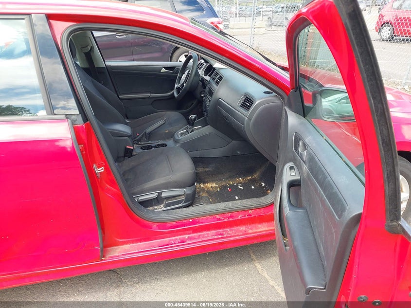 2015 Volkswagen Jetta VIN 3VW2K7AJ9FM252433 IAAI salvage auction — NORMAL WEAR, Clear (Connecticut), sold $675 on 2026-07-26 (photo 5)