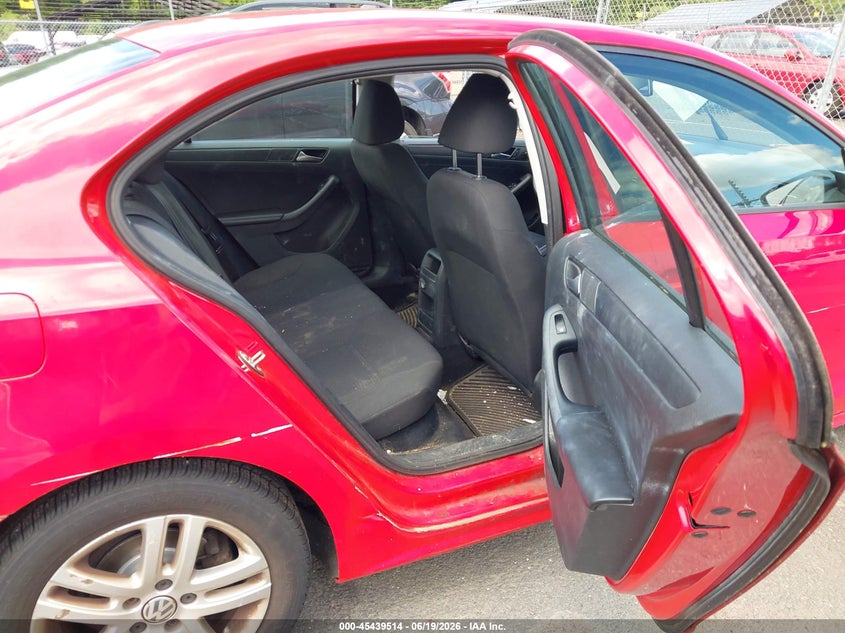 2015 Volkswagen Jetta VIN 3VW2K7AJ9FM252433 IAAI salvage auction — NORMAL WEAR, Clear (Connecticut), sold $675 on 2026-07-26 (photo 8)
