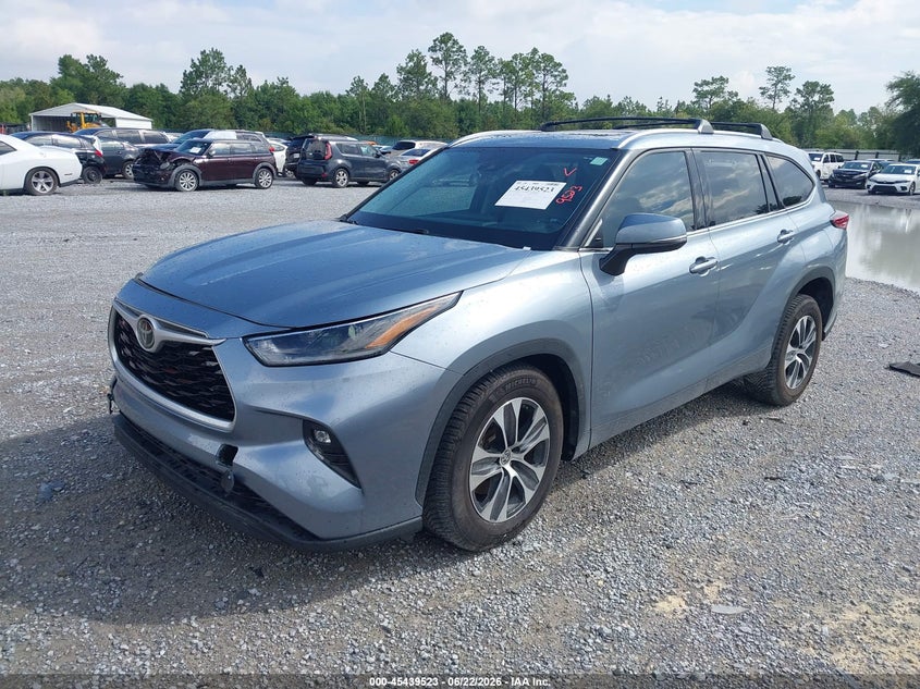 2021 Toyota Highlander VIN 5TDGZRAH3MS051024 IAAI salvage auction — RIGHT FRONT, Rebuildable (Florida), sold $8,850 on 2026-07-23 (photo 2)