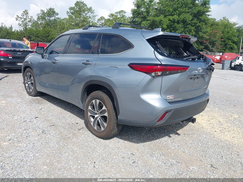 2021 Toyota Highlander VIN 5TDGZRAH3MS051024 IAAI salvage auction — RIGHT FRONT, Rebuildable (Florida), sold $8,850 on 2026-07-23 (photo 3)
