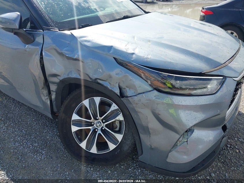 2021 Toyota Highlander VIN 5TDGZRAH3MS051024 IAAI salvage auction — RIGHT FRONT, Rebuildable (Florida), sold $8,850 on 2026-07-23 (photo 6)