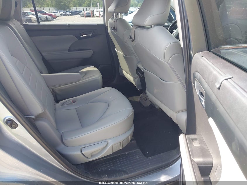 2021 Toyota Highlander VIN 5TDGZRAH3MS051024 IAAI salvage auction — RIGHT FRONT, Rebuildable (Florida), sold $8,850 on 2026-07-23 (photo 8)