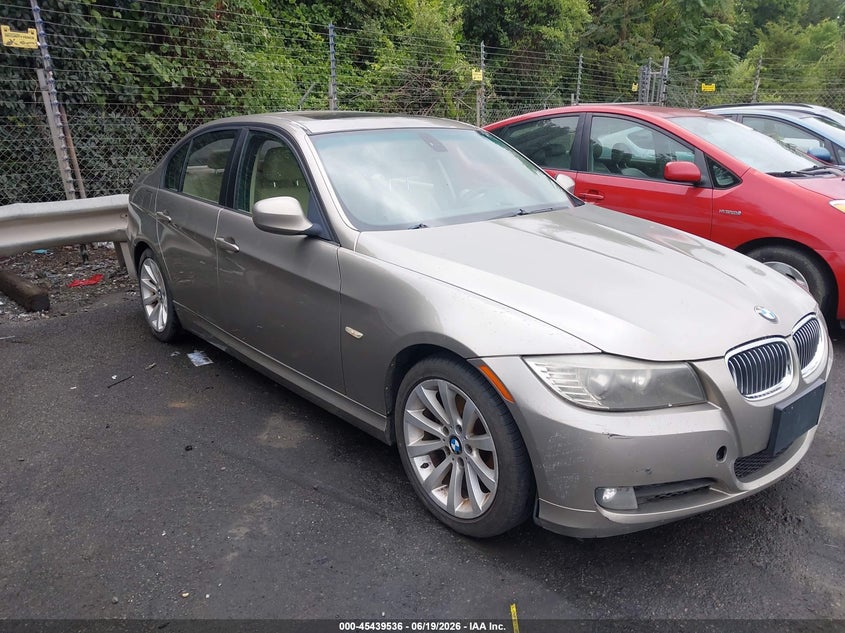 2009 BMW 3 series VIN WBAPH77599NM30169 IAAI salvage auction — NORMAL WEAR, Clear (North Carolina), sold $725 on 2026-07-16 (photo 1)
