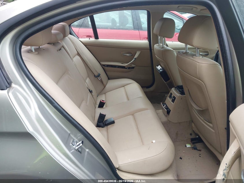 2009 BMW 3 series VIN WBAPH77599NM30169 IAAI salvage auction — NORMAL WEAR, Clear (North Carolina), sold $725 on 2026-07-16 (photo 8)