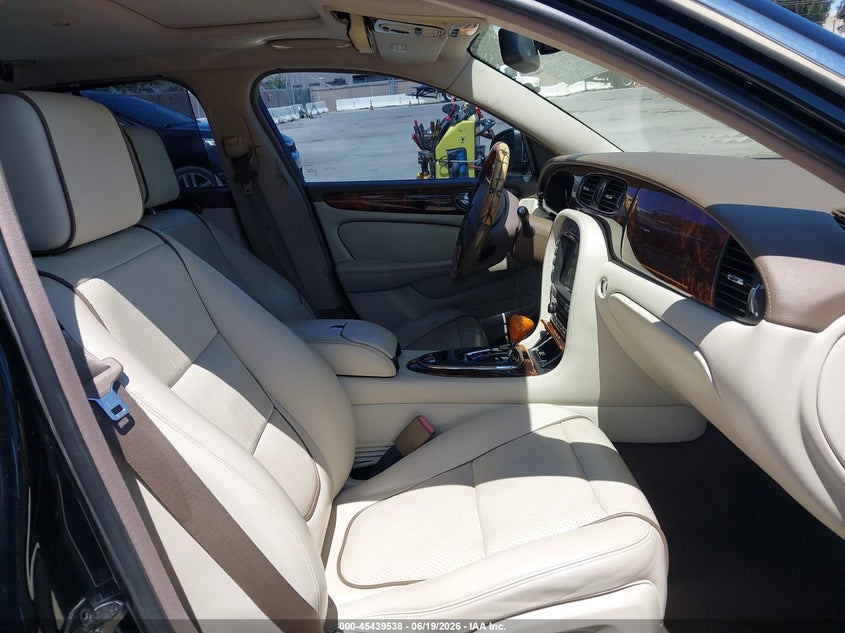 2008 Jaguar Xj series VIN SAJWA82C28TH26096 IAAI salvage auction — LEFT FRONT, Salvage (California), sold $1,450 on 2026-07-12 (photo 5)