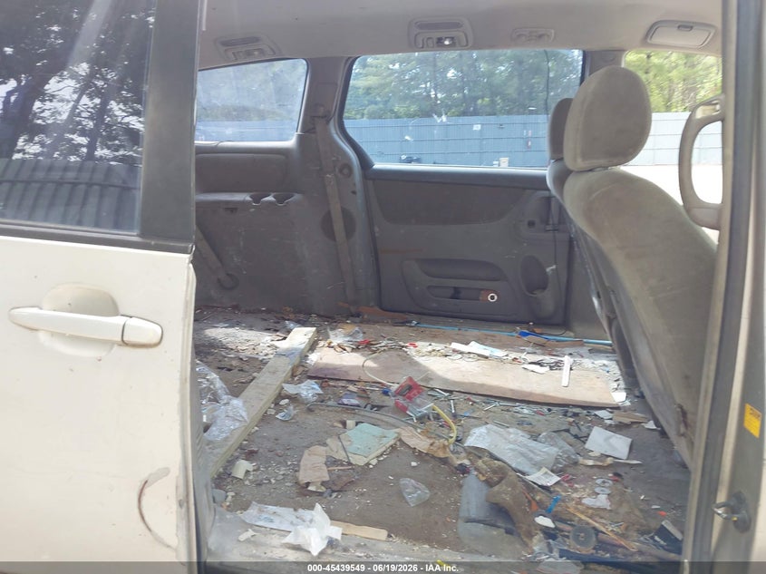 2005 Toyota Sienna VIN 5TDZA23C35S347235 IAAI salvage auction — SIDE, Clear (New Jersey), sold $625 on 2026-07-15 (photo 8)