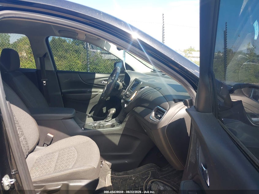 2022 Chevrolet Equinox VIN 3GNAXKEV3NL127956 IAAI salvage auction — REAR END, Clear Claim Paid (Wisconsin), sold $5,500 on 2026-07-24 (photo 5)