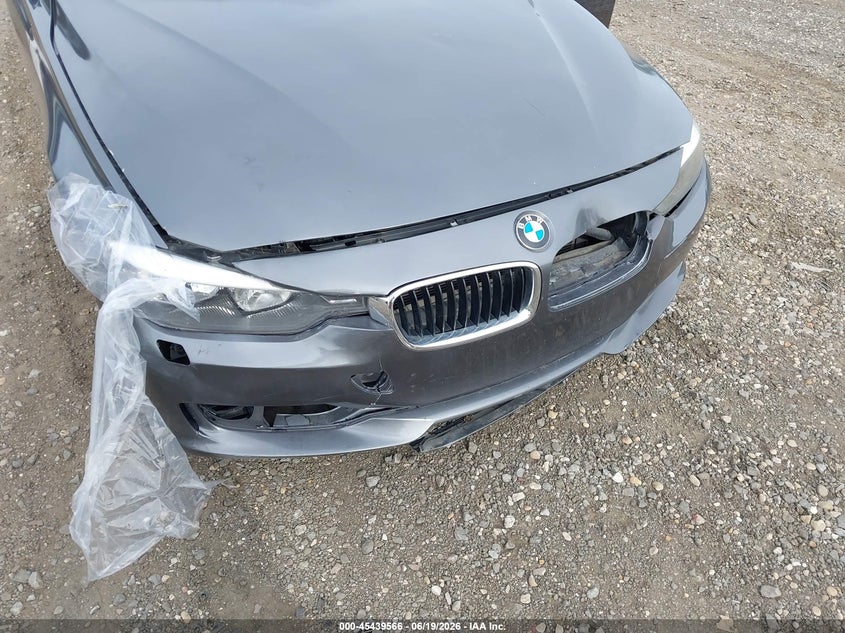 2013 BMW 3er VIN WBA3B5G52DNS03919 IAAI salvage auction — FRONT & REAR, Wait Title, sold $550 on 2026-08-04 (photo 6)