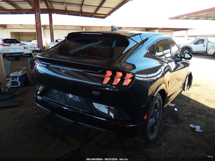 2022 Ford Mustang mach-e VIN 3FMTK2R78NMA26820 IAAI salvage auction — RIGHT FRONT, Wait Title, sold $10,300 on 2026-08-27 (photo 4)