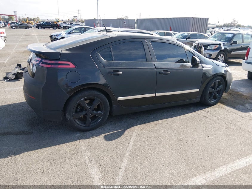 2014 Chevrolet Volt VIN 1G1RE6E40EU173498 IAAI salvage auction — NORMAL WEAR, Salvage Title - Dealer (California), sold $400 on 2026-07-09 (photo 4)