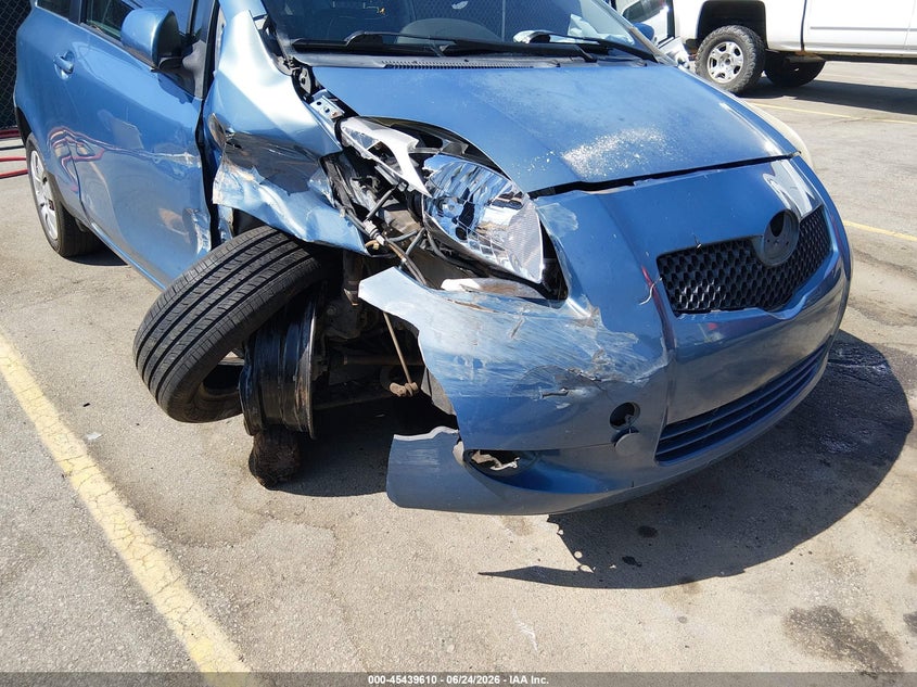 2007 Toyota Yaris VIN JTDJT923875107768 IAAI salvage auction — RIGHT SIDE, Salvage (South Carolina), sold $450 on 2026-07-22 (photo 6)