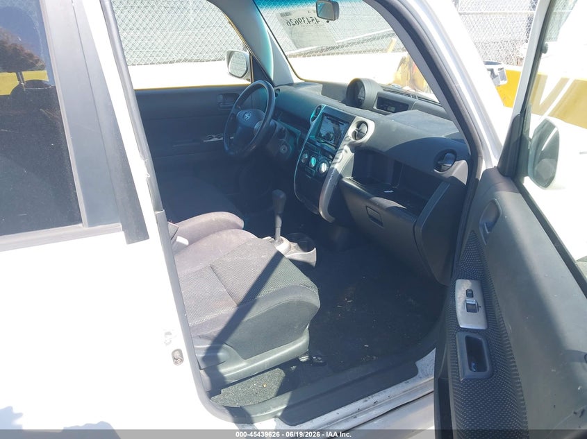 2004 Scion Xb VIN JTLKT324840169713 IAAI salvage auction — NORMAL WEAR, Clear - Dealer Only (California), sold $325 on 2026-07-09 (photo 5)