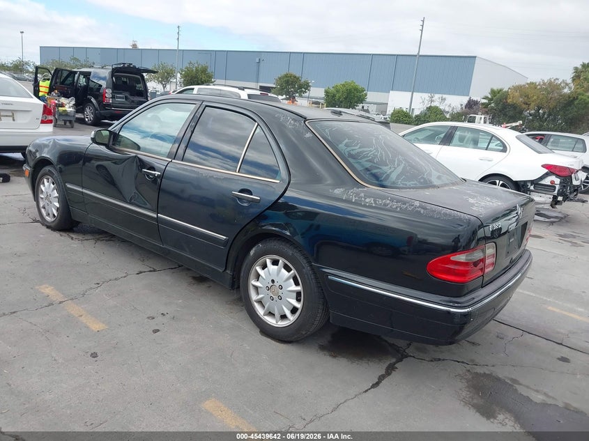 2000 Mercedes-benz E-class VIN WDBJF65J0YA998548 IAAI salvage auction — NORMAL WEAR, Clear - Dealer Only (California), sold $325 on 2026-07-20 (photo 3)
