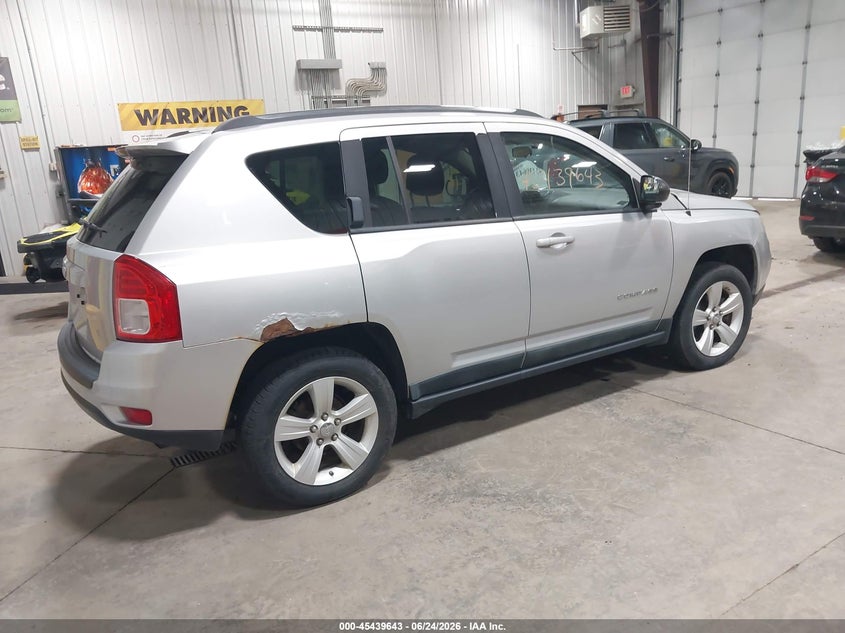 2011 Jeep Compass VIN 1J4NF1FB6BD276191 IAAI salvage auction — NORMAL WEAR, Clear (North Dakota), sold $875 on 2026-07-09 (photo 4)