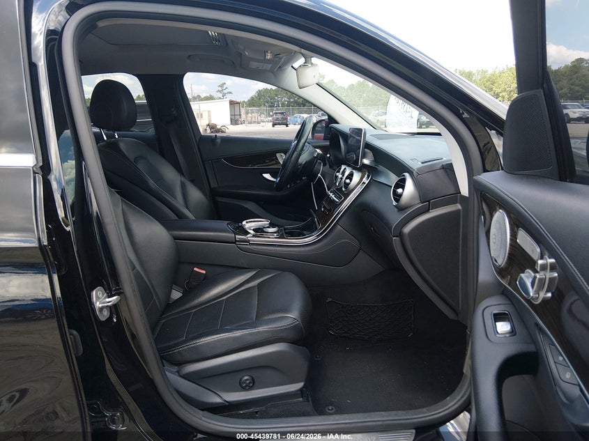 2017 Mercedes-benz Glc coupe VIN WDC0J4KB0HF281187 IAAI salvage auction — RIGHT SIDE, Wait Title, sold $13,150 on 2026-08-14 (photo 5)