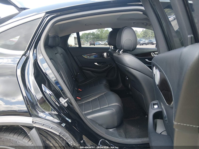 2017 Mercedes-benz Glc coupe VIN WDC0J4KB0HF281187 IAAI salvage auction — RIGHT SIDE, Wait Title, sold $13,150 on 2026-08-14 (photo 8)