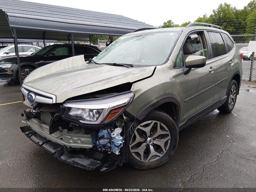 2019 Subaru Forester VIN JF2SKAGC8KH555616 IAAI salvage auction — SIDE, Salvage (Connecticut), sold $1,275 on 2026-07-30 (photo 2)