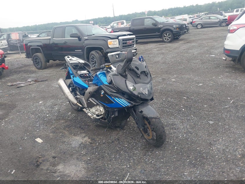 2016 BMW K 1600 VIN WB1061100GZX83228 IAAI salvage auction — LEFT SIDE, Salvage - Greater Than 75% (Maryland), sold $550 on 2026-07-28 (photo 1)