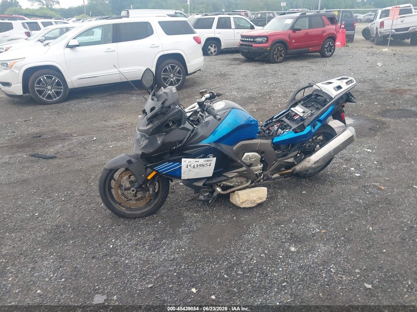 2016 BMW K 1600 VIN WB1061100GZX83228 IAAI salvage auction — LEFT SIDE, Salvage - Greater Than 75% (Maryland), sold $550 on 2026-07-28 (photo 2)